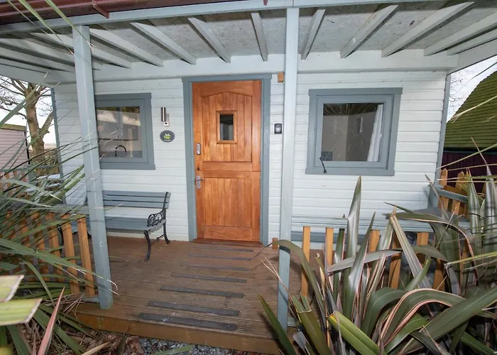 Seaways Glamping, Cedar